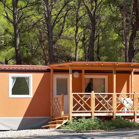 Mobile Homes Basko Polje Campground Baska Voda Ngoại thất bức ảnh