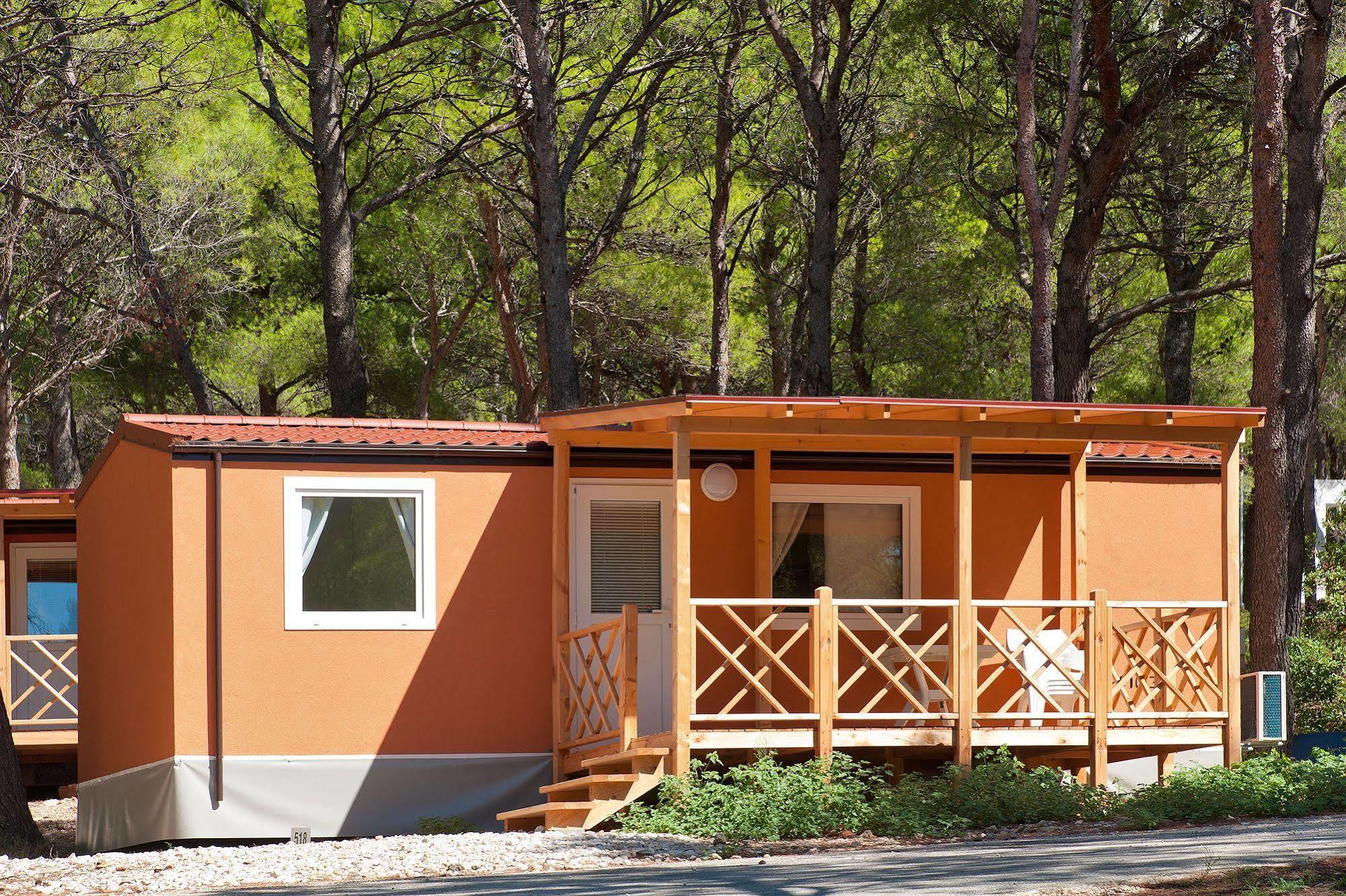 Mobile Homes Basko Polje Campground Baska Voda Ngoại thất bức ảnh