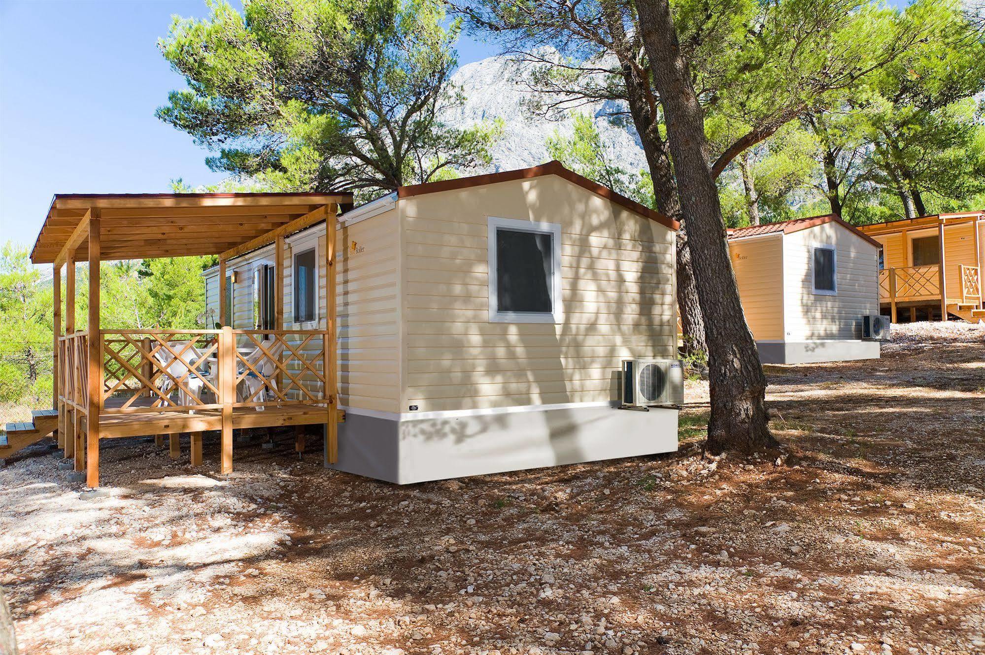 Mobile Homes Basko Polje Campground Baska Voda Ngoại thất bức ảnh