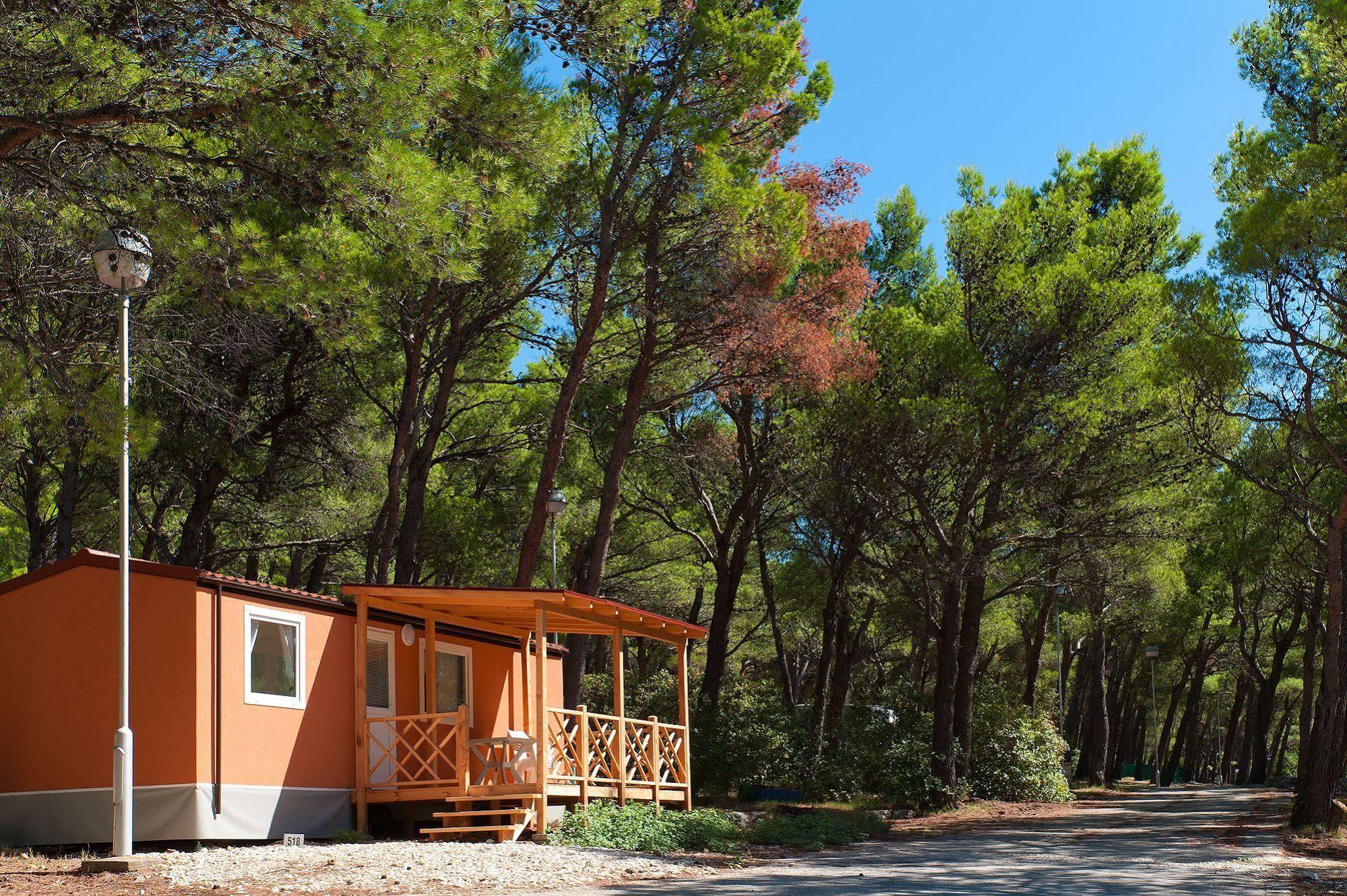 Mobile Homes Basko Polje Campground Baska Voda Ngoại thất bức ảnh