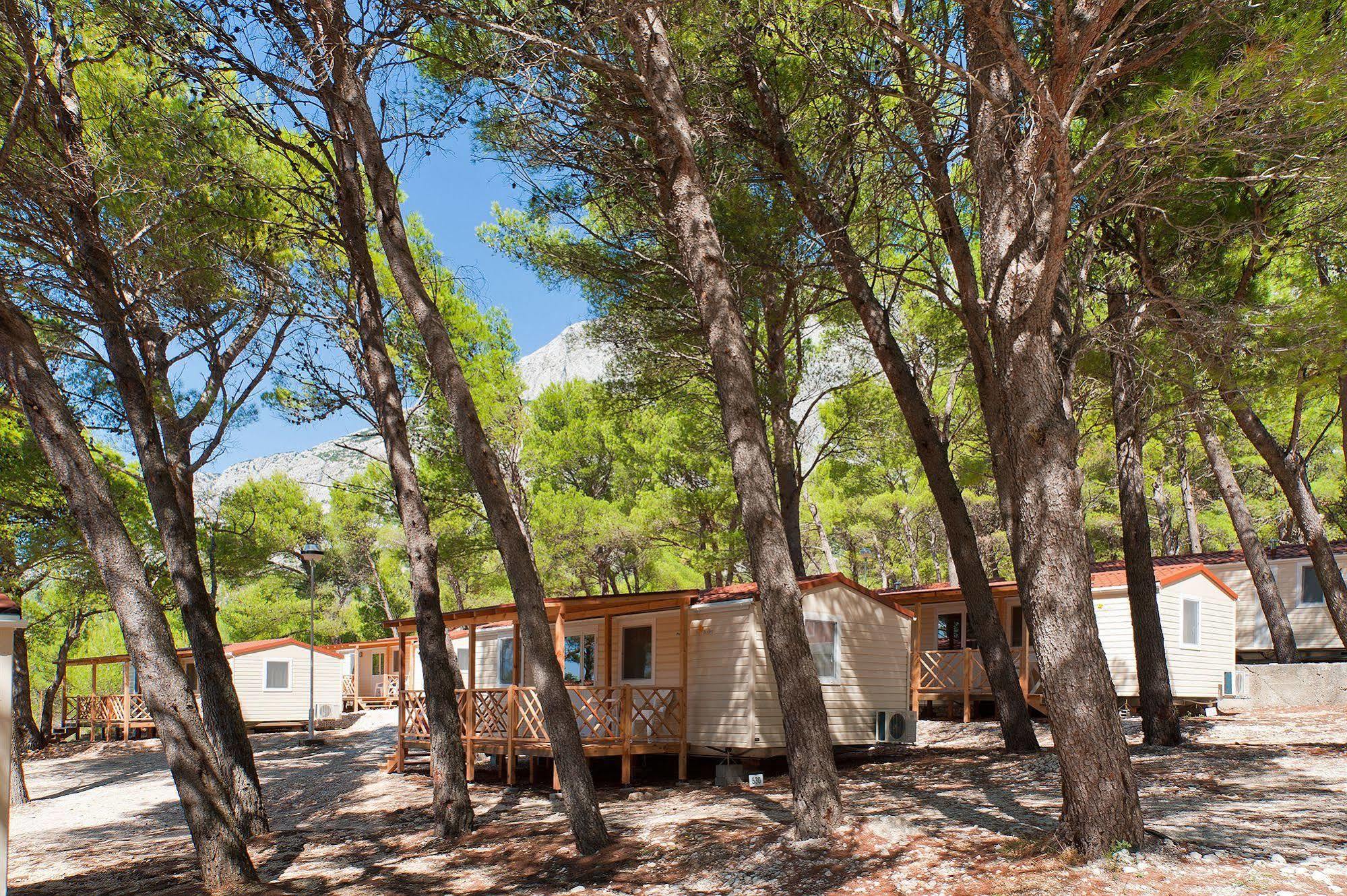 Mobile Homes Basko Polje Campground Baska Voda Ngoại thất bức ảnh