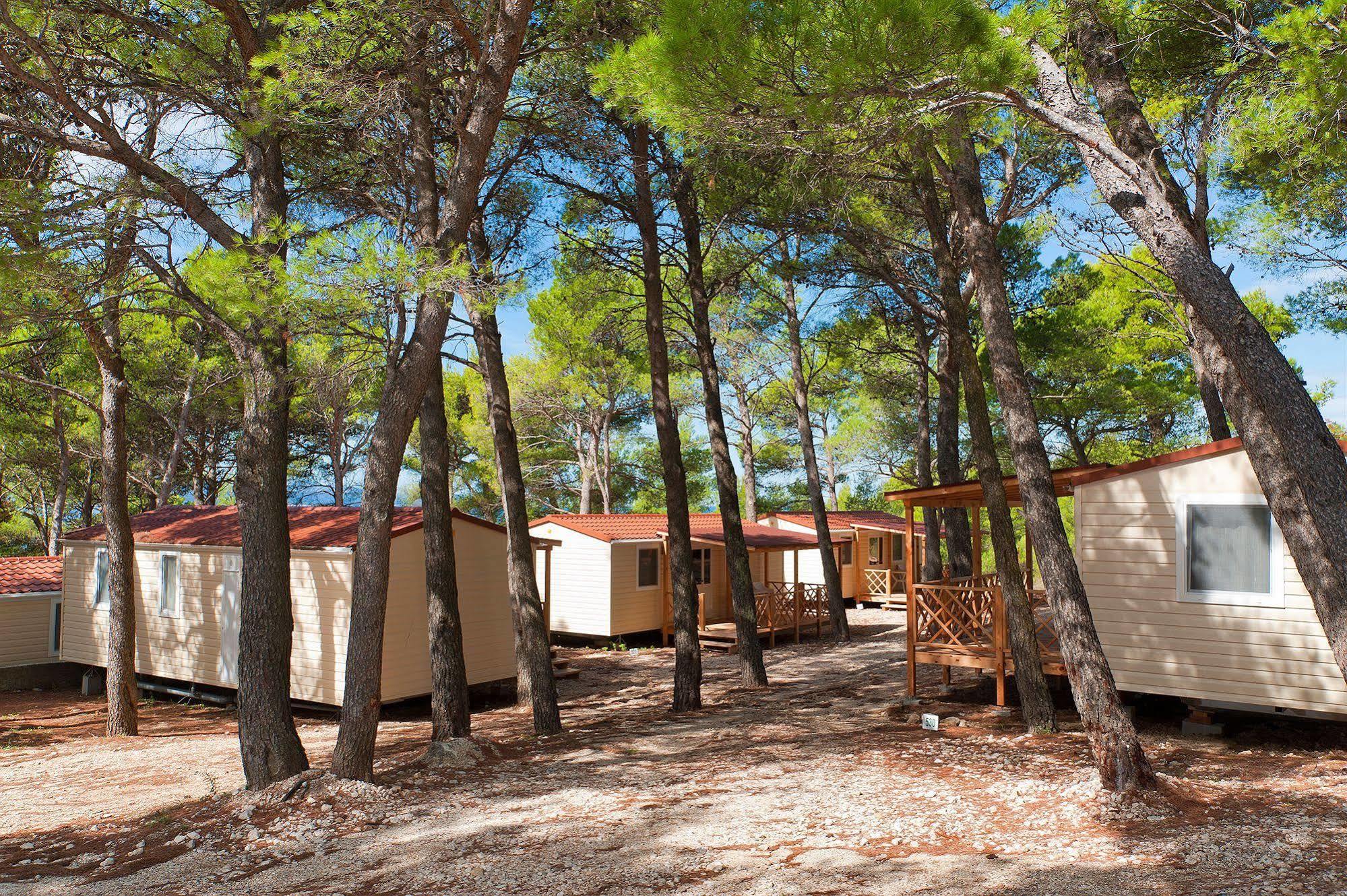 Mobile Homes Basko Polje Campground Baska Voda Ngoại thất bức ảnh